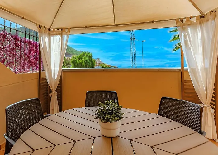 Апартаменти 2-bed Amazing Ocean View *